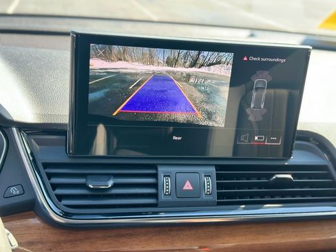 Used 2023 Audi Q5 2.0T Premium w/ Convenience Package image 19