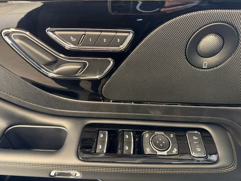 Used 2025 Lincoln Aviator 2WD w/ Jet Appearance Package image 18