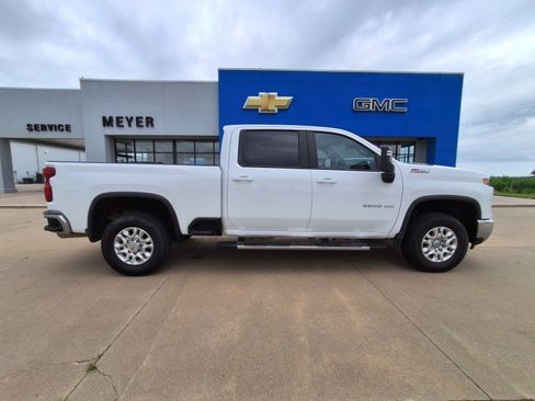 Used 2025 Chevrolet Silverado 2500 LT AWD/4WD image 1