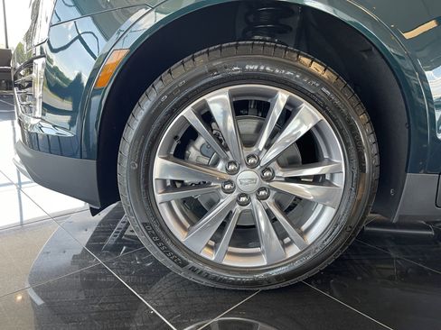 New 2025 Cadillac XT5 Premium Luxury image 2