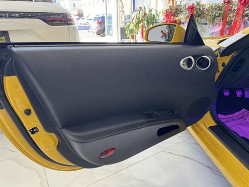 Used 2005 Nissan 350Z Touring image 13