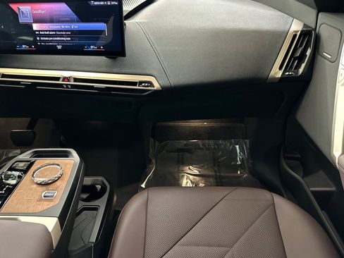 Certified 2023 BMW iX xDrive50 w/ Ultimate Package 2 image 29