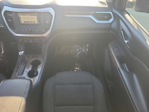 Used 2018 GMC Acadia SLE image 12