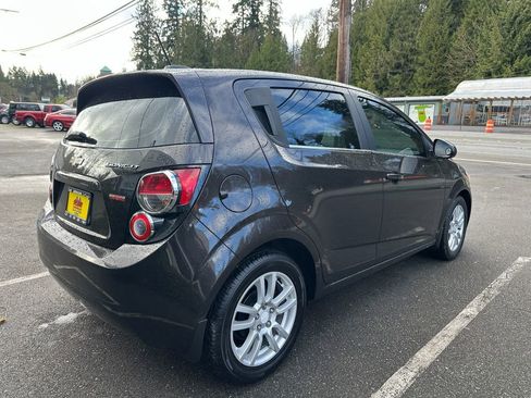 Used 2015 Chevrolet Sonic LT w/ Fun and Sun Package image 6