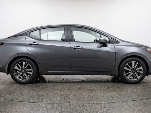 Used 2025 Nissan Versa SV image 11