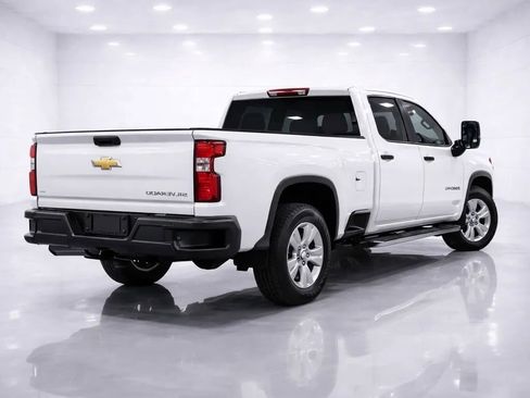Used 2023 Chevrolet Silverado 2500 Custom w/ Custom Convenience Package image 5
