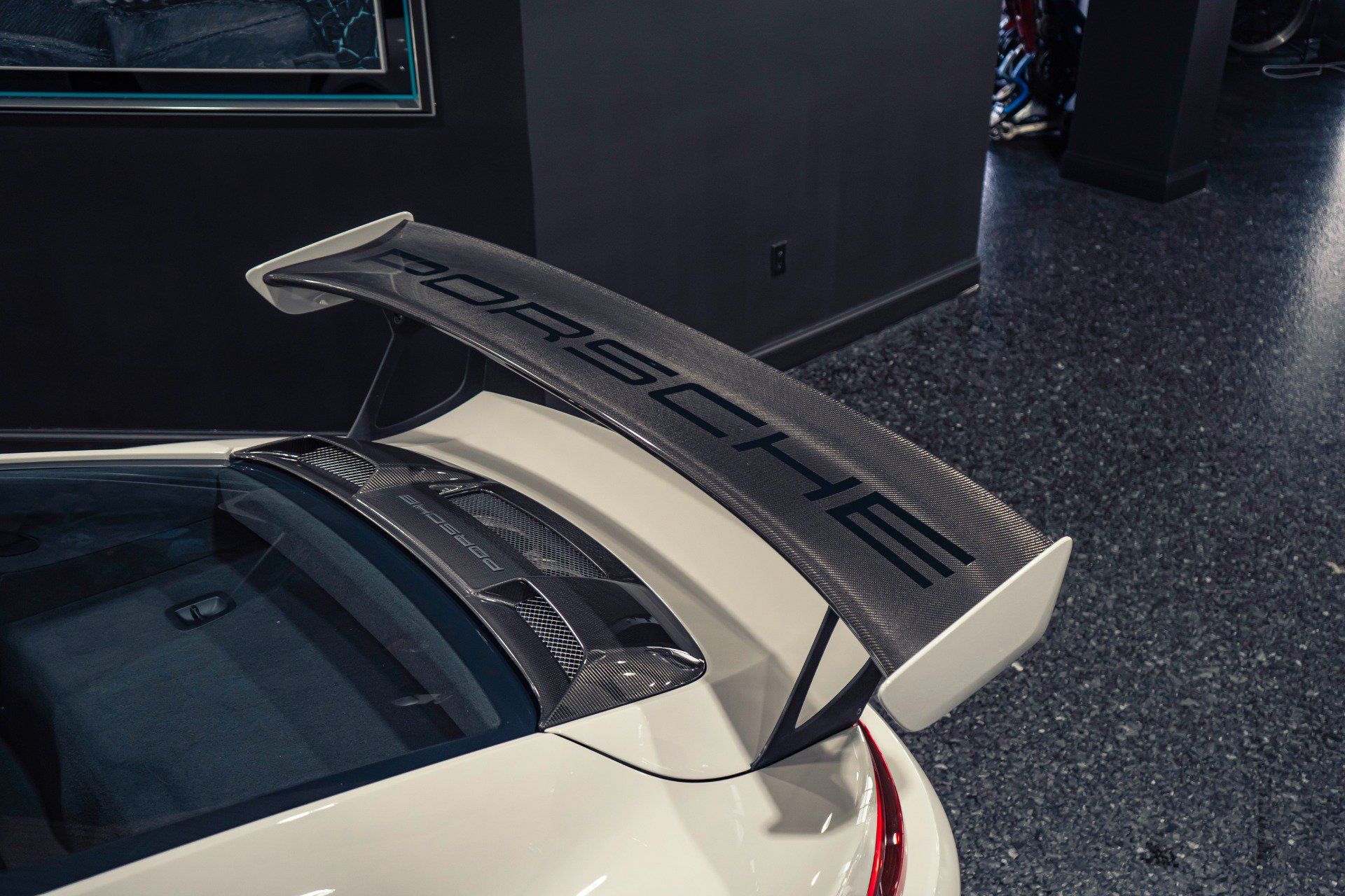 Used 2018 Porsche 911 GT2 RS w/ Weissach Package RWD image 3