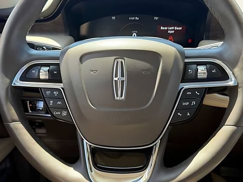 Used 2023 Lincoln Nautilus Reserve w/ Equipment Group 201A AWD/4WD image 9