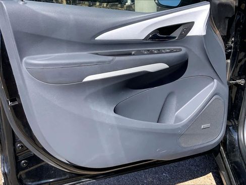Used 2019 Chevrolet Bolt Premier w/ Infotainment Package FWD image 20
