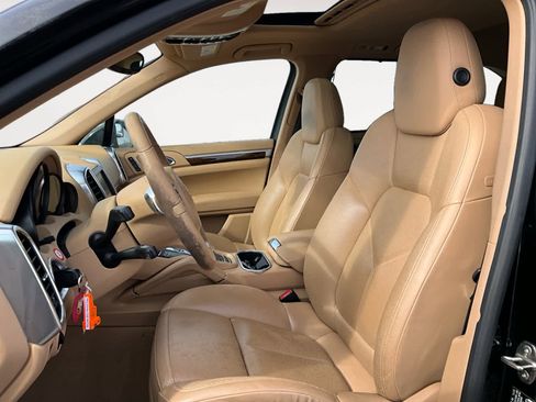 Used 2013 Porsche Cayenne image 9