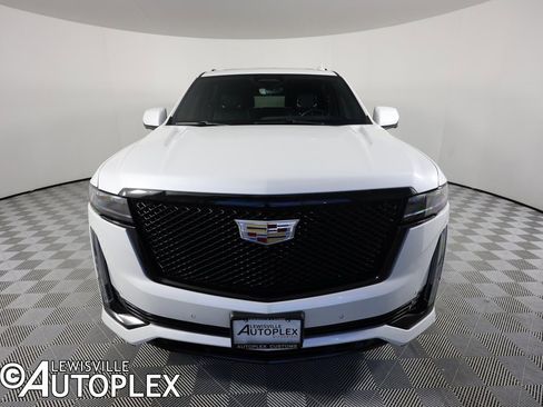 Used 2022 Cadillac Escalade ESV Sport image 3