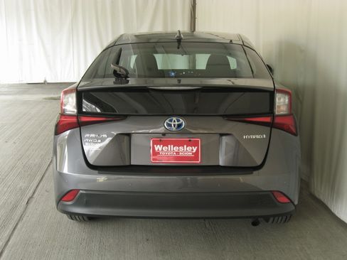 Used 2021 Toyota Prius LE image 23