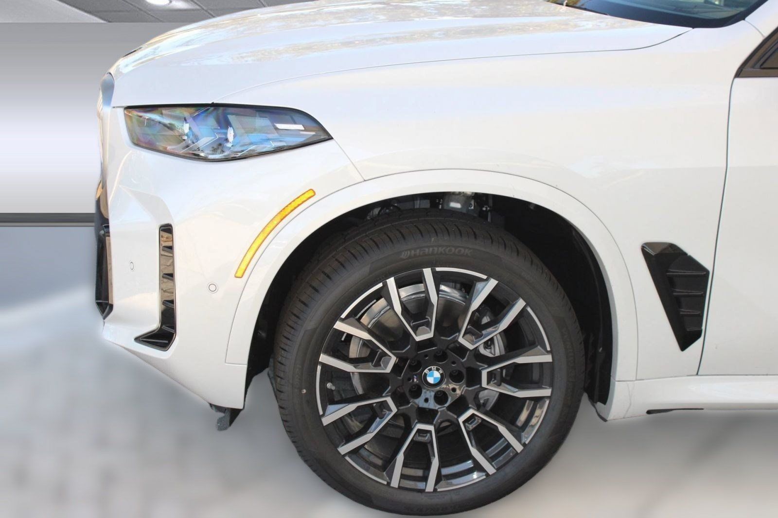 Used 2026 BMW X5 sDrive40i w/ M Sport Package RWD image 13
