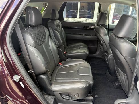 Used 2022 Hyundai Palisade Limited FWD image 16
