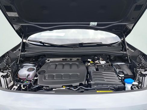 New 2025 Volkswagen Tiguan SE FWD image 28