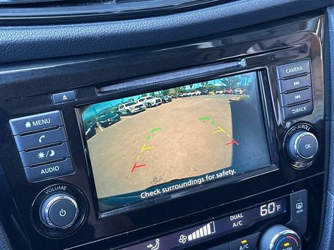 Used 2019 Nissan Rogue SV FWD image 19