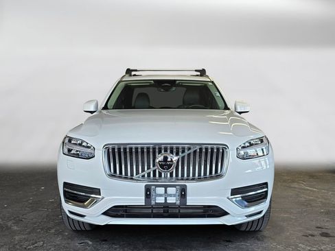 Used 2023 Volvo XC90 T8 Ultimate w/ Lounge Package image 2