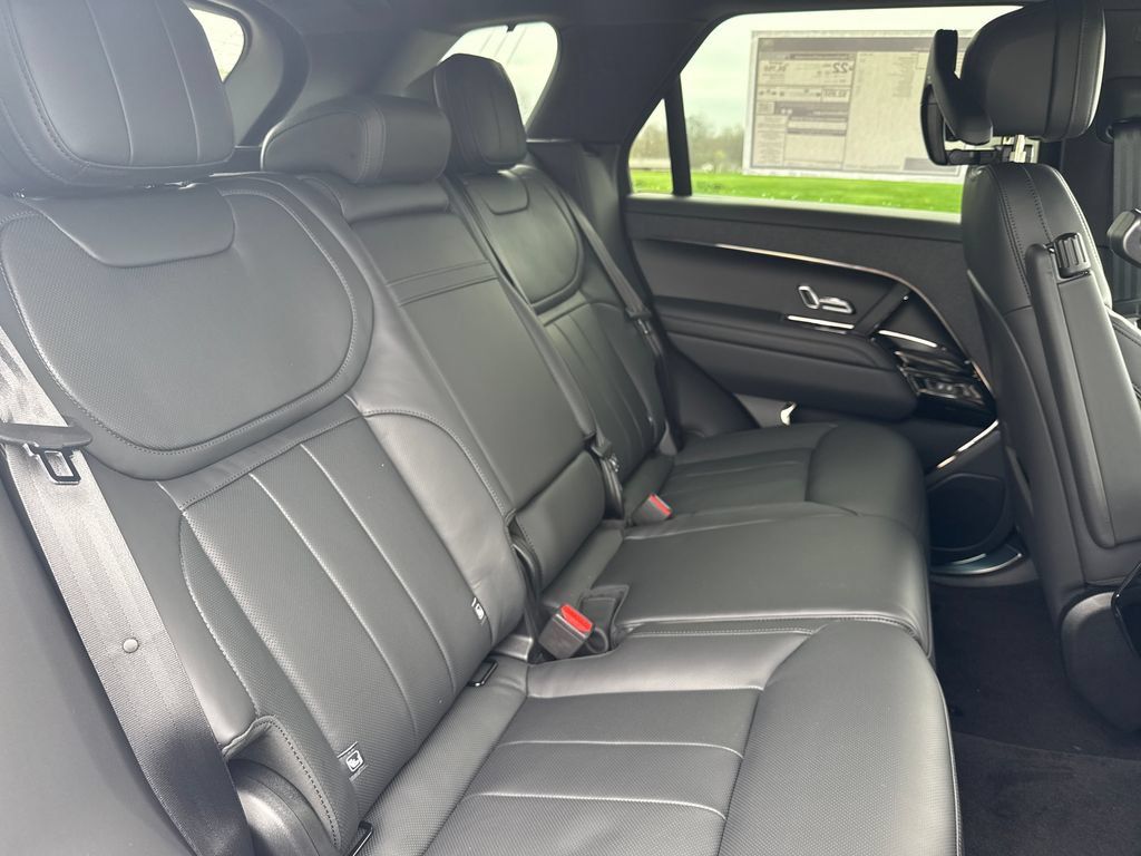 New 2026 Land Rover Range Rover Sport SE AWD/4WD image 17