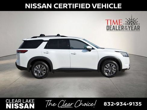 Certified 2025 Nissan Pathfinder SV FWD image 9