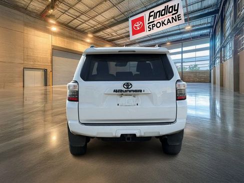 Certified 2022 Toyota 4Runner SR5 Premium image 5