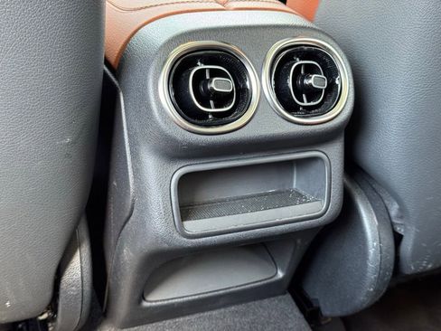 Used 2023 Mercedes-Benz GLC 300 image 38