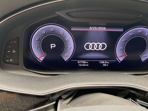 Used 2019 Audi Q8 Prestige AWD/4WD image 10