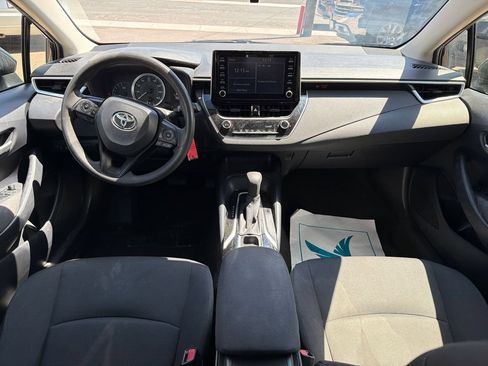 Used 2020 Toyota Corolla LE FWD image 10