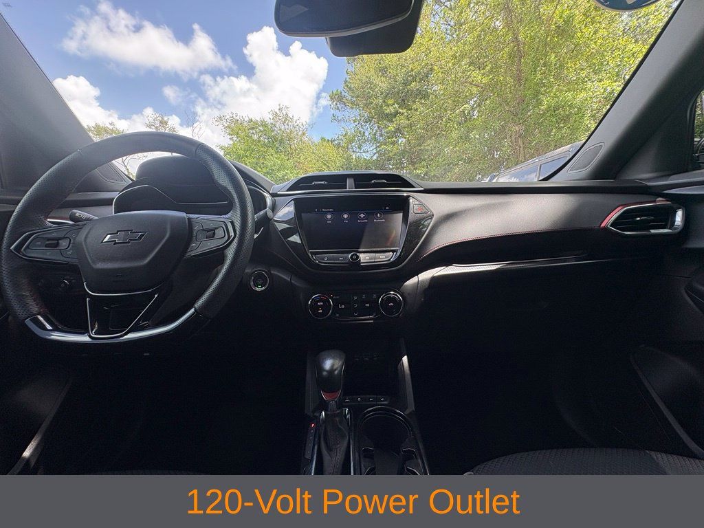 Used 2023 Chevrolet TrailBlazer RS w/ Convenience Package FWD image 9