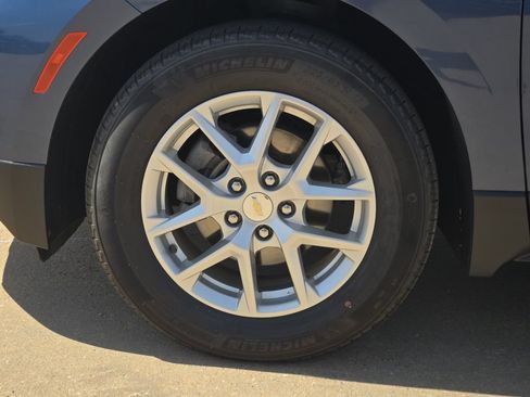 Used 2024 Chevrolet Equinox LS w/ LS Convenience Package FWD image 27