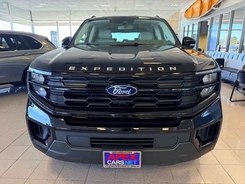Used 2026 Ford Expedition Active AWD/4WD image 4