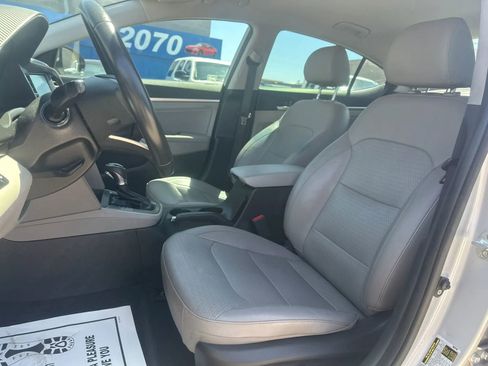 Used 2020 Hyundai Elantra Limited FWD image 8