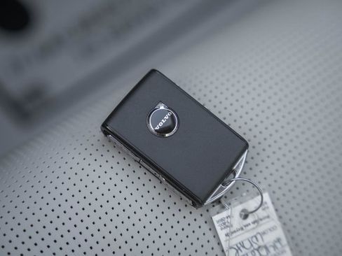 New 2026 Volvo XC60 B5 Ultra w/ Protection Package Premier image 42