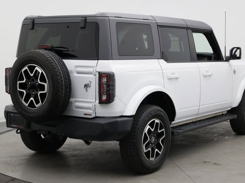Used 2024 Ford Bronco Outer Banks AWD/4WD image 8