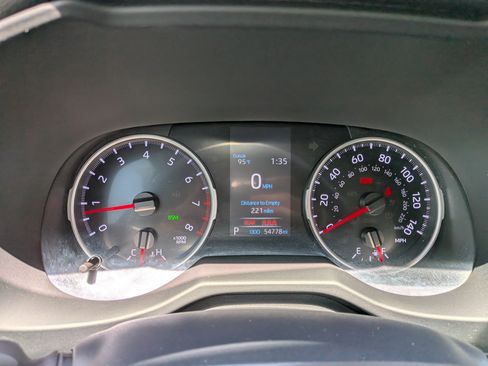Used 2020 Toyota RAV4 XLE Premium FWD image 29