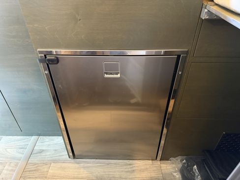 Used 2021 Ford Transit 250 148 High Roof Extended AWD image 39