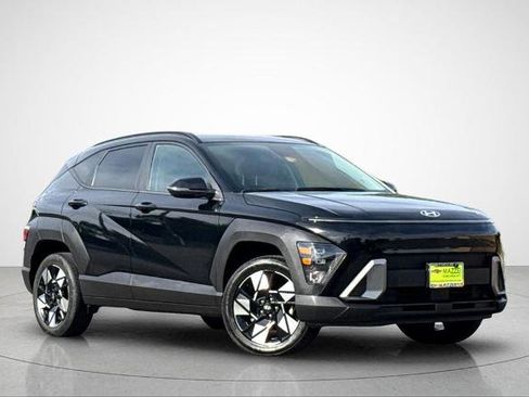 Used 2024 Hyundai Kona SEL AWD/4WD image 2