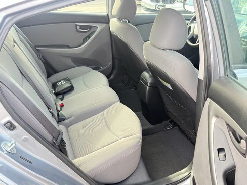 Used 2015 Hyundai Elantra SE w/ Option Group 02 FWD image 11