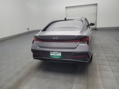 Used 2024 Hyundai Elantra SEL FWD image 7