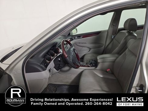 Used 2004 Lexus ES 330 image 8