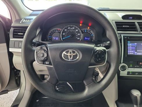 Used 2014 Toyota Camry LE image 26