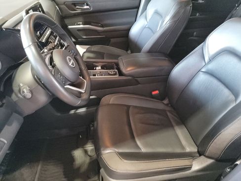 Used 2023 Nissan Pathfinder SL AWD/4WD image 7