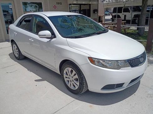 Used 2011 Kia Forte EX FWD image 2