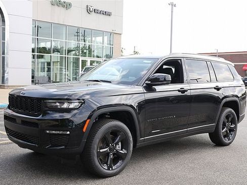 New 2025 Jeep Grand Cherokee L Limited w/ Black Appearance Package image 3