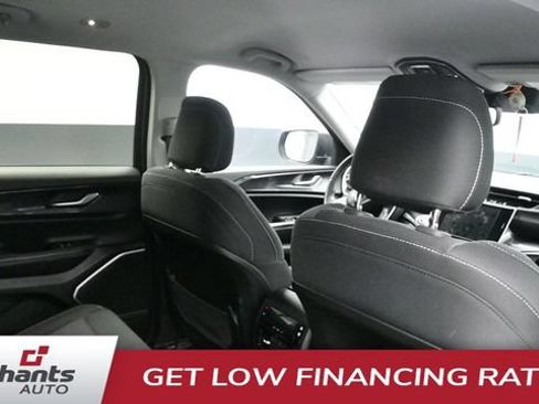 Used 2022 Jeep Grand Cherokee L Laredo w/ Luxury Tech Group I AWD/4WD image 12