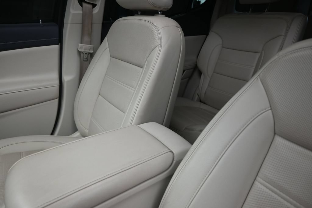 Used 2021 GMC Acadia Denali w/ Denali Technology Package FWD image 14