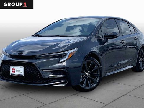 Certified 2025 Toyota Corolla SE FWD image 1
