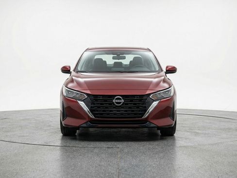 Used 2025 Nissan Sentra SV image 2