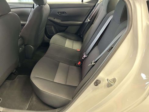 Used 2024 Nissan Sentra SV FWD image 14