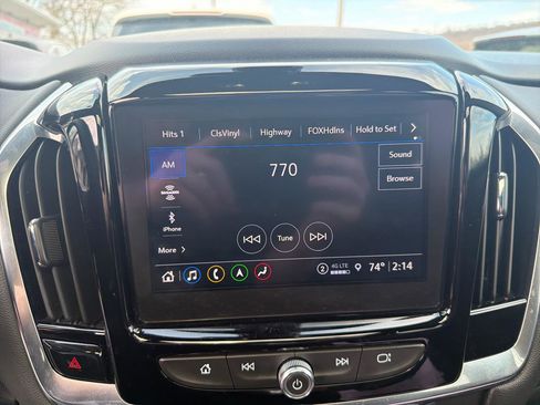 Used 2023 Chevrolet Traverse RS image 31