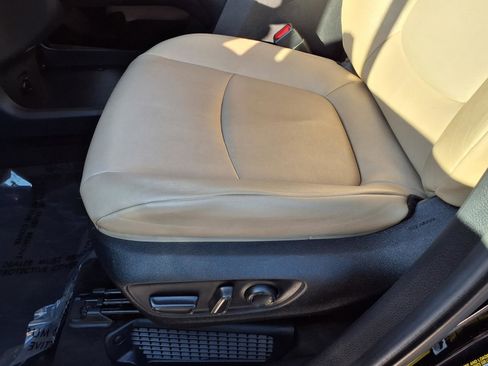 Used 2024 Toyota Sienna XLE image 24